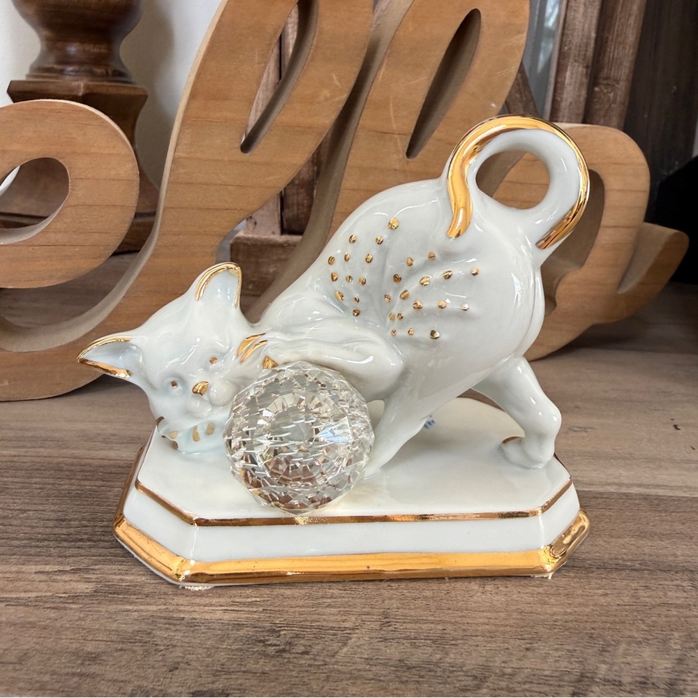 Vintage Capodimonte Italy White Porcelain Cat with Gold Trim & Swarovski Ball